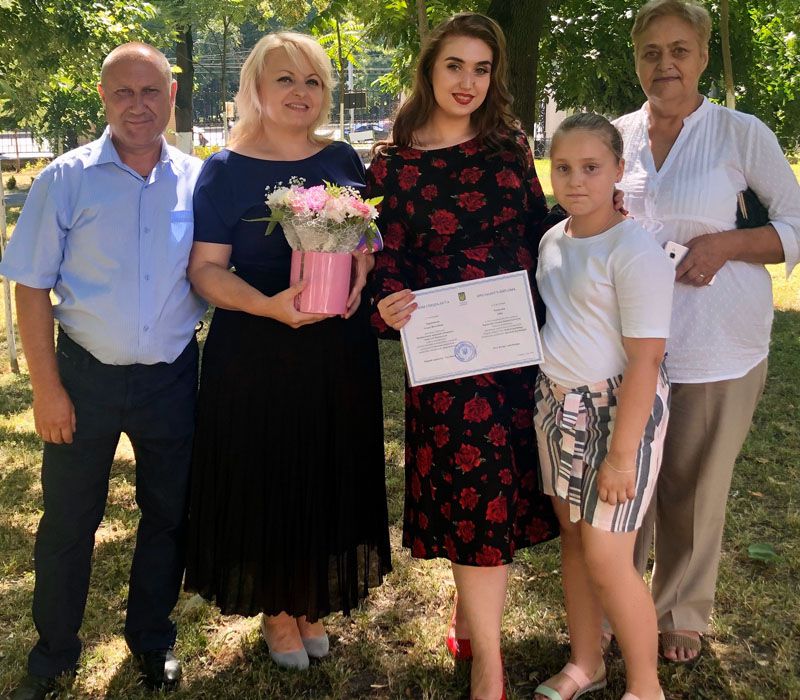 «Тьотю, біжіть швидше, мама наша народжує... »